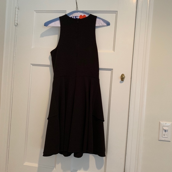 Aqua V-Neck Dress in Black - Picture 4 of 4